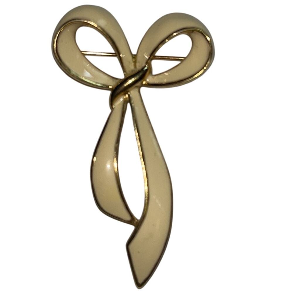 Vintage Cream Ivory Color & Goldtone Enamel Bow/Ribbon Brooch